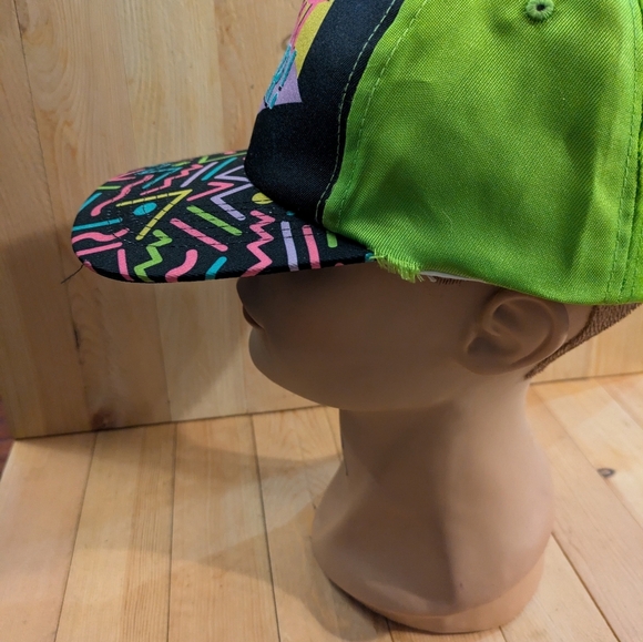 Retro Black and Green Graphic Cap - Picture 5 of 6